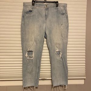 Old Navy Women’s Light Wash Boyfriend Jeans